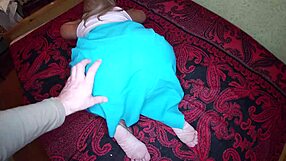 Can this mature milf handle her own ass framed for anal?