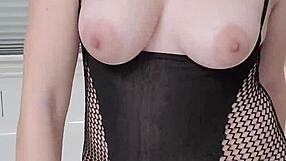 Latina goth babe rides dildo in bathtub, cumming hard.