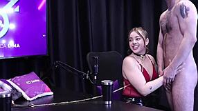 safada faz um boquete deixando o pau molhadinho - evelyn zain sheer red