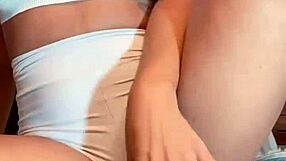 I masturbated and left my pussy open just with fingers 😏