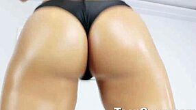 Great Booty Brunette Slut Sucking Blowjob And Getting Rammed Hard!