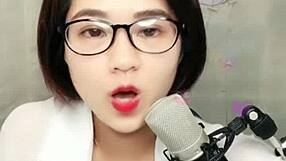 Hot and steamy 360 degree uplive show of pretty girl