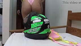 Moto boy o delivery que ganhou um boquete