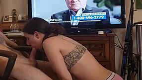 किराया चुकाने के लिए बेताबी से लंड चूस रही है, मदद चाहिए!