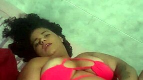 novinha se tocando gostoso sozinha.