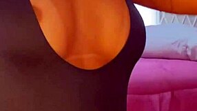 Novinha lets roommate fuck her pussy 😏