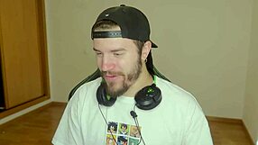 In this mature game, Marionette Fantasy uncensored, the girl knows she's in for some fantasy fun.