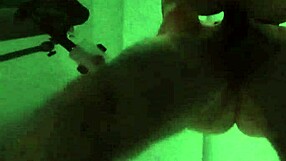 मकान मालिक ने जवान बीवी की टाइट गांड में रॉ क्रीमपाई किया