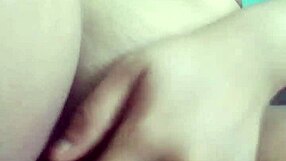 wow, this solo teen masturbates in bed!