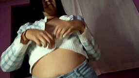 ASI ME QUITO LA ROPA PARA ACOSTARME PERO ANTES UNA TOCADITA POR UN CHICO GUAPO QUE VI REAL!!