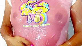 Big Ass Stepsister in Shower 😏