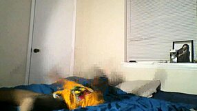 मिस हर्षे वापस आई! देखो वो बड़ा काला लंड लेती है!