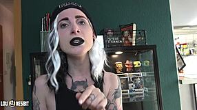 Exhibitionism Challenge With Lou Nesbit And Lia Louise