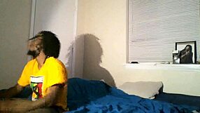 मिस हर्षे वापस आई! देखो वो बड़ा काला लंड लेती है!