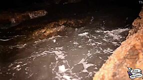 Novinha masturbates on the beach reaching orgasm and squirting