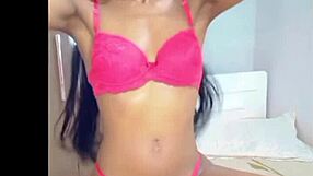 Magrinha Sensualizando with Masturbation