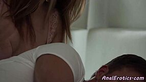 लंड की सवारी करने वाली बेब कहती है उसे डॉगीस्टाइल काउगर्ल ग्रुप में गांड मारना पसंद है