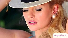 Blonde Amateur Strips Nude for Sexy Play