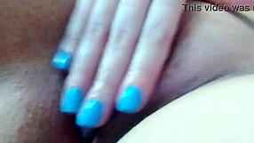 vagabunda reaches intense orgasm while playing solo