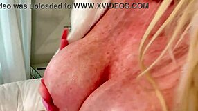 i'm a glamour milf playin with my tight wet pussy