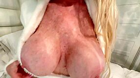 i'm a glamour milf playin with my tight wet pussy