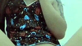 Asian shaved pussy masturbation, what are you doing?