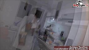 Deutsche Amateur Milf mit DICKEN TITTEN FICKT Hard in der Küche POV Style!