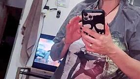 An average cock is being sucked and bitten by a gostosa with white skin.