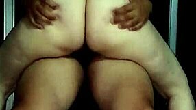 Vecina Culona Espera A Que Mi Mujer Se Vaya Para Venir A Llenarle El Co�o De Leche Pov