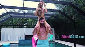 Tiny girlfriend lets me use her as dumbbells then fuck her.