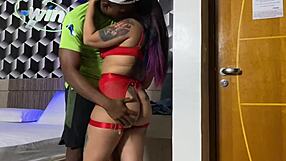 eu virei presente de aniversário corno marca com mulher no motel