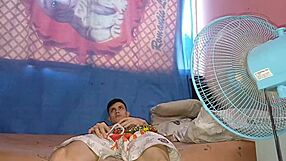 Madrastra Milf Madura Me Llama Para Poder Tener Sexo Con Ella Mientras No Hay Nadie En La Habitacion- Le Encanta Comerse A Su Compa�ero