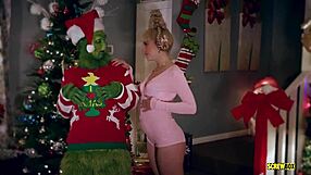 Screwbox - The Grinch XXX Parody with a special sex scene