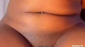 Stacy7's big clit and gaping pussy lips cumming on cam