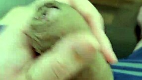 ब्राजीलियाई जवान ट्विंक के साथ मस्त पुन्हेटा सोलो एक्शन