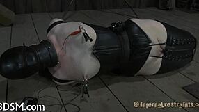 Tainting Snatch With Castigation And Spanking