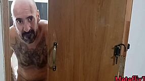 उन्होंने कंडोम भूल गए, तो सिर्फ टिप ही अंदर गया इस हार्डकोर एमेच्योर क्लिप में