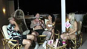 blonde couple makes porn without showing faces