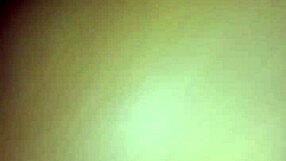 Xvidos with shaved hairless pussy