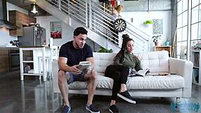 स्लोअन हार्पर ने स्टेपसन की होमवर्क में कोज़ी सेशन में मदद की