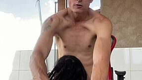 Resenha na Varanda Termina em Boquete Babadinho com Novinha Tatuada Gostosa