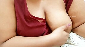 इंडियन टीचर अपनी बड़ी चूचियां कैजुअली दिखाती 😏