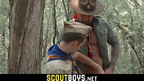 लिटिल गे ट्विंक अस्स मस्सिव डिक स्काउटमास्टर से स्ट्रेच्ड बेयरबैक वाइल्ड वुड्स में - स्काउटबॉयज नेट!
