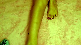 Want to see me massage my rich Latina feet?