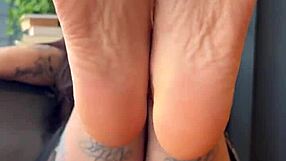 Petite Brazilian brunette ninfeta flaunts her body like a naughty slut