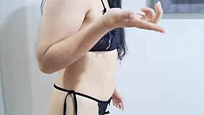 Latina Enters Hotel in Lince