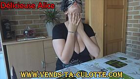 Delicious Alice has a hand fetish in your honey