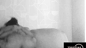 Conversational-Neutral Camera escondida flagrado ela sentado sem d� na pica do cunhado