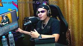 Flora VIP got so comfortable in the podcast she showed her tits and Ruan showed his dick 😜