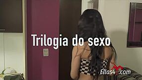 minha namorada chamou sua melhor amiga para fazermos um ménage a trois e é lógico que eu topei foder essas duas delícias